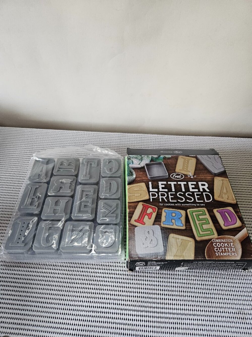 Fred & Friends cookie cutter letters G12